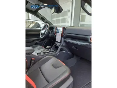 SZARY SUV FORD RANGER z 2024 r., BENZYNA, skrzynia biegów AUTOMATYCZNA 215KM, zdjęcie 12 z 33