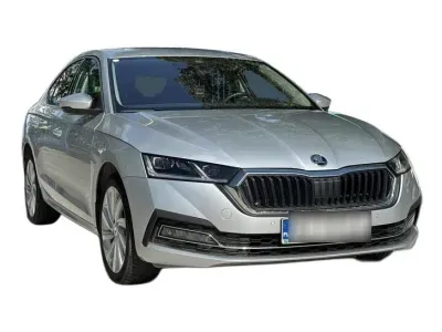 SREBRNY HATCHBACK SKODA OCTAVIA z 2023 r., BENZYNA, skrzynia biegów AUTOMATYCZNA 190KM, zdjęcie 2 z 19