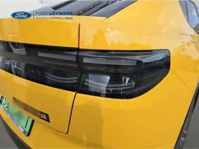 ŻÓŁTY HATCHBACK FORD CAPRI z 2025 r., ELEKTRYCZNY, skrzynia biegów AUTOMATYCZNA 210KM, zdjęcie 8 z 28