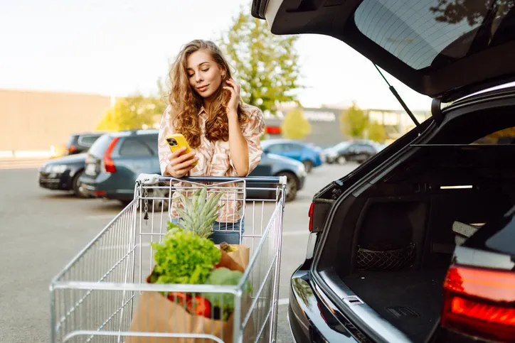 Rodzinne auto kombi 2025 z dużym bagażnikiem i przestronnym wnętrzem