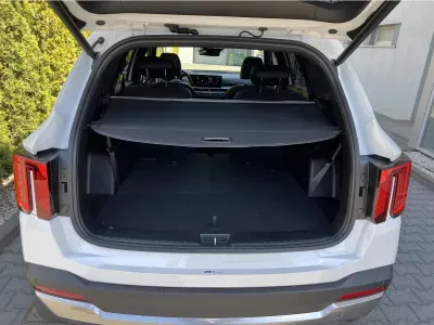 BIAŁY SUV KIA SORENTO IV z 2024 r., DIESEL, skrzynia biegów AUTOMATYCZNA 193KM, zdjęcie 2 z 17