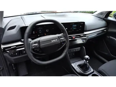 BIAŁY SUV KIA SPORTAGE z 2026 r., BENZYNA, skrzynia biegów MANUALNA 150KM, zdjęcie 18 z 18