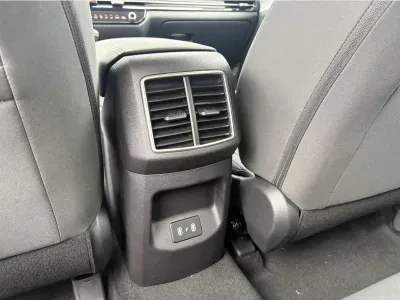 BORDOWY SUV KIA SPORTAGE z 2026 r., BENZYNA, skrzynia biegów AUTOMATYCZNA 150KM, zdjęcie 9 z 17