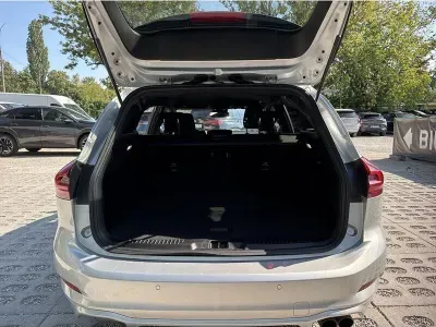 SREBRNY KOMBI FORD FOCUS z 2024 r., BENZYNA, skrzynia biegów AUTOMATYCZNA 155KM, zdjęcie 14 z 19