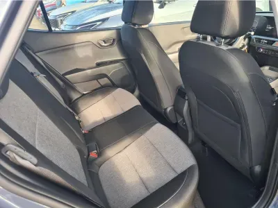 NIEBIESKI HATCHBACK KIA STONIC z 2025 r., BENZYNA, skrzynia biegów MANUALNA 100KM, zdjęcie 2 z 10