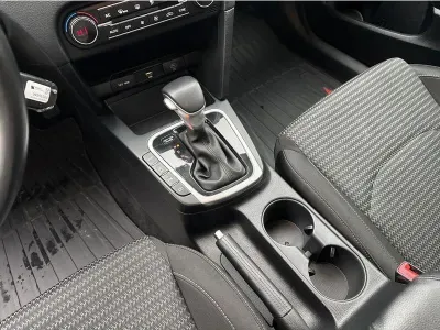 CZARNY KOMBI KIA CEED z 2023 r., BENZYNA, skrzynia biegów AUTOMATYCZNA 160KM, zdjęcie 18 z 19