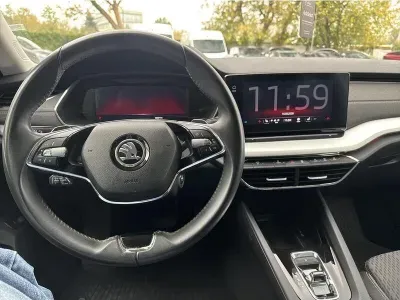 BIAŁY KOMBI SKODA OCTAVIA z 2023 r., BENZYNA, skrzynia biegów AUTOMATYCZNA 150KM, zdjęcie 17 z 19