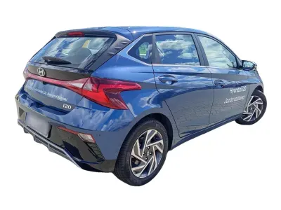 NIEBIESKI HATCHBACK HYUNDAI I20 z 2025 r., BENZYNA, skrzynia biegów AUTOMATYCZNA 101KM, zdjęcie 12 z 17