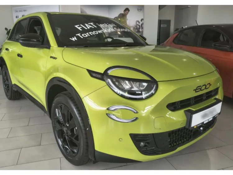 ZIELONY HATCHBACK FIAT 600 z 2026 r., BENZYNA, skrzynia biegów AUTOMATYCZNA 145KM, zdjęcie główne