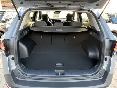 SZARY SUV KIA SPORTAGE z 2025 r., BENZYNA, skrzynia biegów AUTOMATYCZNA 210KM, zdjęcie 11 z 18