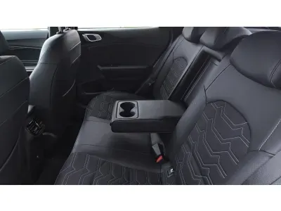 BIAŁY CROSSOVER KIA XCEED z 2026 r., BENZYNA, skrzynia biegów AUTOMATYCZNA 150KM, zdjęcie 15 z 19