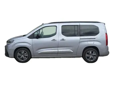 SZARY VAN TOYOTA PROACE CITY VERSO z 2024 r., DIESEL, skrzynia biegów AUTOMATYCZNA 96KM, zdjęcie 19 z 25