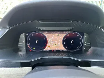 CZARNY KOMBI SKODA SUPERB z 2022 r., BENZYNA, skrzynia biegów AUTOMATYCZNA 190KM, zdjęcie 16 z 19