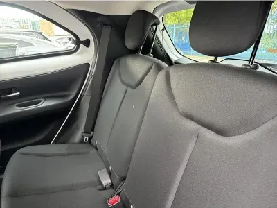 BIAŁY SUV TOYOTA AYGO X z 2022 r., BENZYNA, skrzynia biegów AUTOMATYCZNA 72KM, zdjęcie 12 z 19