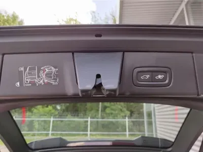 NIEBIESKI KOMBI VOLVO V90 CROSS COUNTRY z 2023 r., HYBRYDA/DIESEL, skrzynia biegów AUTOMATYCZNA 300KM, zdjęcie 15 z 19