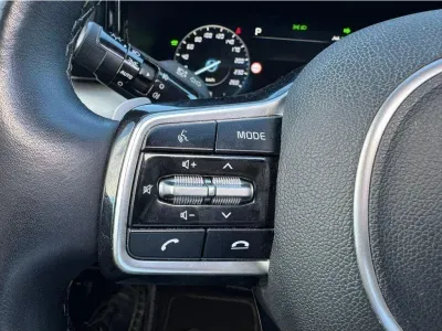 CZARNY SUV KIA SORENTO z 2021 r., HYBRYDA/BENZYNA, skrzynia biegów AUTOMATYCZNA 169KM, zdjęcie 14 z 23