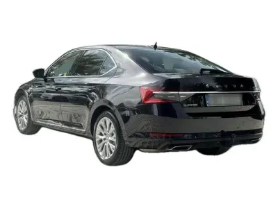 CZARNY HATCHBACK SKODA SUPERB z 2023 r., BENZYNA, skrzynia biegów AUTOMATYCZNA 280KM, zdjęcie 6 z 19