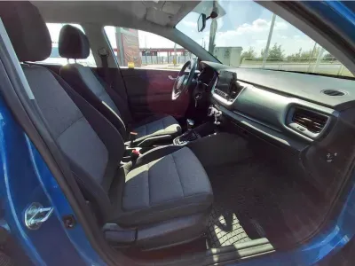NIEBIESKI SUV KIA STONIC z 2023 r., BENZYNA, skrzynia biegów MANUALNA 75KM, zdjęcie 9 z 24