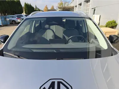 SZARY SUV MG MGS5 EV z 2025 r., ELEKTRYCZNY, skrzynia biegów AUTOMATYCZNA 125KM, zdjęcie 8 z 28