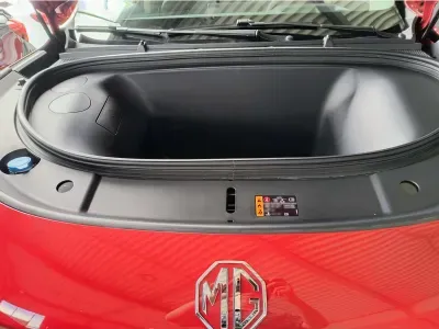 CZERWONY SUV MG S6 EV z 2026 r., ELEKTRYCZNY, skrzynia biegów AUTOMATYCZNA 361KM, zdjęcie 5 z 13