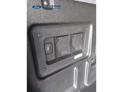 SZARY SUV FORD RANGER z 2024 r., BENZYNA, skrzynia biegów AUTOMATYCZNA 215KM, zdjęcie 22 z 33