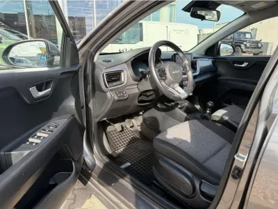 SZARY SUV KIA STONIC z 2025 r., BENZYNA, skrzynia biegów MANUALNA 58KM, zdjęcie 22 z 22