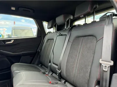 SZARY SUV FORD KUGA z 2026 r., BENZYNA, skrzynia biegów AUTOMATYCZNA 180KM, zdjęcie 2 z 14
