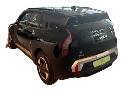 CZARNY KOMBI KIA EV3 z 2025 r., ELEKTRYCZNY, skrzynia biegów AUTOMATYCZNA 204KM, zdjęcie 3 z 5