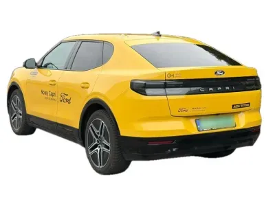 ŻÓŁTY SEDAN FORD CAPRI z 2025 r., ELEKTRYCZNY, skrzynia biegów AUTOMATYCZNA 286KM, zdjęcie 3 z 4