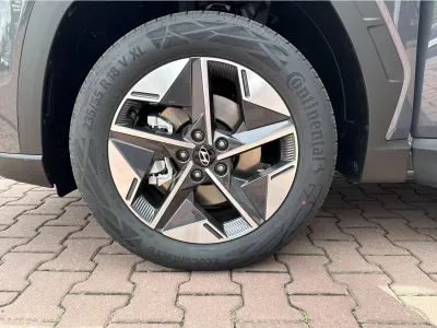 BIAŁY SUV HYUNDAI TUCSON z 2026 r., BENZYNA, skrzynia biegów AUTOMATYCZNA 150KM, zdjęcie 11 z 17