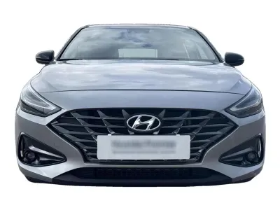 SREBRNY HATCHBACK HYUNDAI I30 z 2024 r., BENZYNA, skrzynia biegów MANUALNA 120KM, zdjęcie 3 z 9