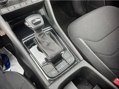 SZARY SUV SKODA KODIAQ z 2022 r., BENZYNA, skrzynia biegów AUTOMATYCZNA 150KM, zdjęcie 8 z 18