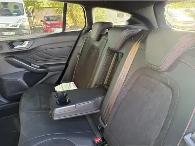 ZIELONY KOMBI FORD FOCUS z 2024 r., BENZYNA, skrzynia biegów AUTOMATYCZNA 280KM, zdjęcie 7 z 19