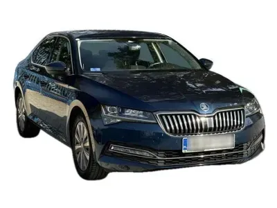 NIEBIESKI HATCHBACK SKODA SUPERB z 2021 r., BENZYNA, skrzynia biegów AUTOMATYCZNA 150KM, zdjęcie 16 z 19