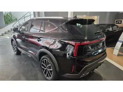CZARNY SUV JAC JS8 PR0 z 2026 r., BENZYNA, skrzynia biegów AUTOMATYCZNA 175KM, zdjęcie 4 z 9