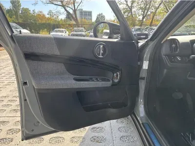 SZARY SUV MINI COUNTRYMAN z 2021 r., BENZYNA, skrzynia biegów AUTOMATYCZNA 178KM, zdjęcie 17 z 18