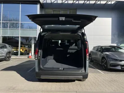 SZARY VAN KIA PV5 z 2025 r., ELEKTRYCZNY, skrzynia biegów AUTOMATYCZNA 163KM, zdjęcie 17 z 19