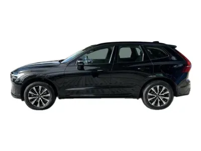 CZARNY SUV VOLVO XC60 z 2023 r., BENZYNA, skrzynia biegów AUTOMATYCZNA 197KM, zdjęcie 15 z 17