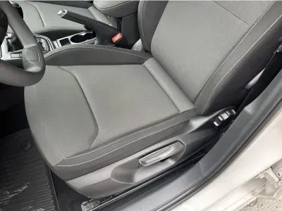 BIAŁY HATCHBACK SKODA FABIA z 2023 r., BENZYNA, skrzynia biegów MANUALNA 110KM, zdjęcie 17 z 19