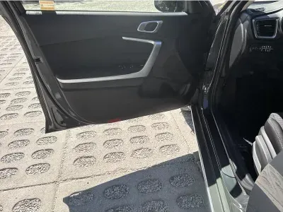 SREBRNY SUV KIA XCEED z 2023 r., BENZYNA, skrzynia biegów AUTOMATYCZNA 159KM, zdjęcie 11 z 19