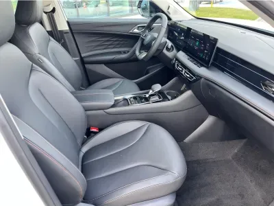 CZARNY SUV MG HS z 2026 r., HYBRYDA/BENZYNA, skrzynia biegów AUTOMATYCZNA 272KM, zdjęcie 2 z 15