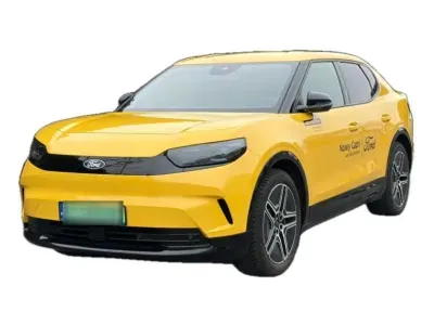 ŻÓŁTY SEDAN FORD CAPRI z 2025 r., ELEKTRYCZNY, skrzynia biegów AUTOMATYCZNA 286KM, zdjęcie główne
