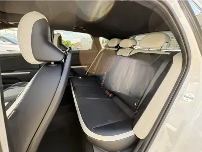 BIAŁY HATCHBACK KIA K4 z 2026 r., BENZYNA, skrzynia biegów AUTOMATYCZNA 180KM, zdjęcie 6 z 18