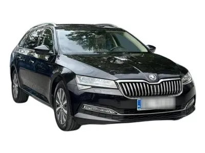 CZARNY KOMBI SKODA SUPERB z 2022 r., DIESEL, skrzynia biegów AUTOMATYCZNA 150KM, zdjęcie 12 z 19