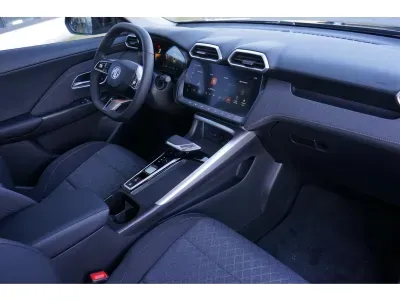 ZIELONY SUV MG ZS z 2026 r., HYBRYDA/BENZYNA, skrzynia biegów AUTOMATYCZNA 197KM, zdjęcie 4 z 7