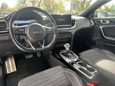 ZIELONY KOMBI KIA PROCEED z 2023 r., BENZYNA, skrzynia biegów AUTOMATYCZNA 160KM, zdjęcie 11 z 19