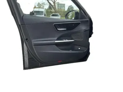 CZARNY SEDAN MERCEDES C -KLASSE LIM z 2022 r., DIESEL, skrzynia biegów AUTOMATYCZNA 184KM, zdjęcie 2 z 19