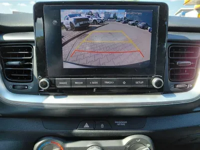 NIEBIESKI SUV KIA STONIC z 2023 r., BENZYNA, skrzynia biegów MANUALNA 75KM, zdjęcie 11 z 24