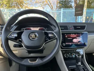 CZARNY KOMBI SKODA SUPERB z 2022 r., BENZYNA, skrzynia biegów AUTOMATYCZNA 190KM, zdjęcie 14 z 19
