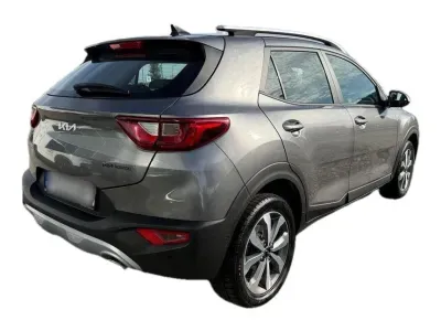 SZARY SUV KIA STONIC z 2025 r., BENZYNA, skrzynia biegów MANUALNA 58KM, zdjęcie 12 z 22